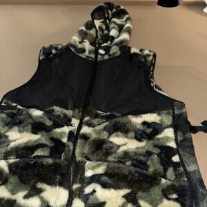 Prps Camo-Print Plush Vest ZIP UP size XXL buckled straps and mesh panels